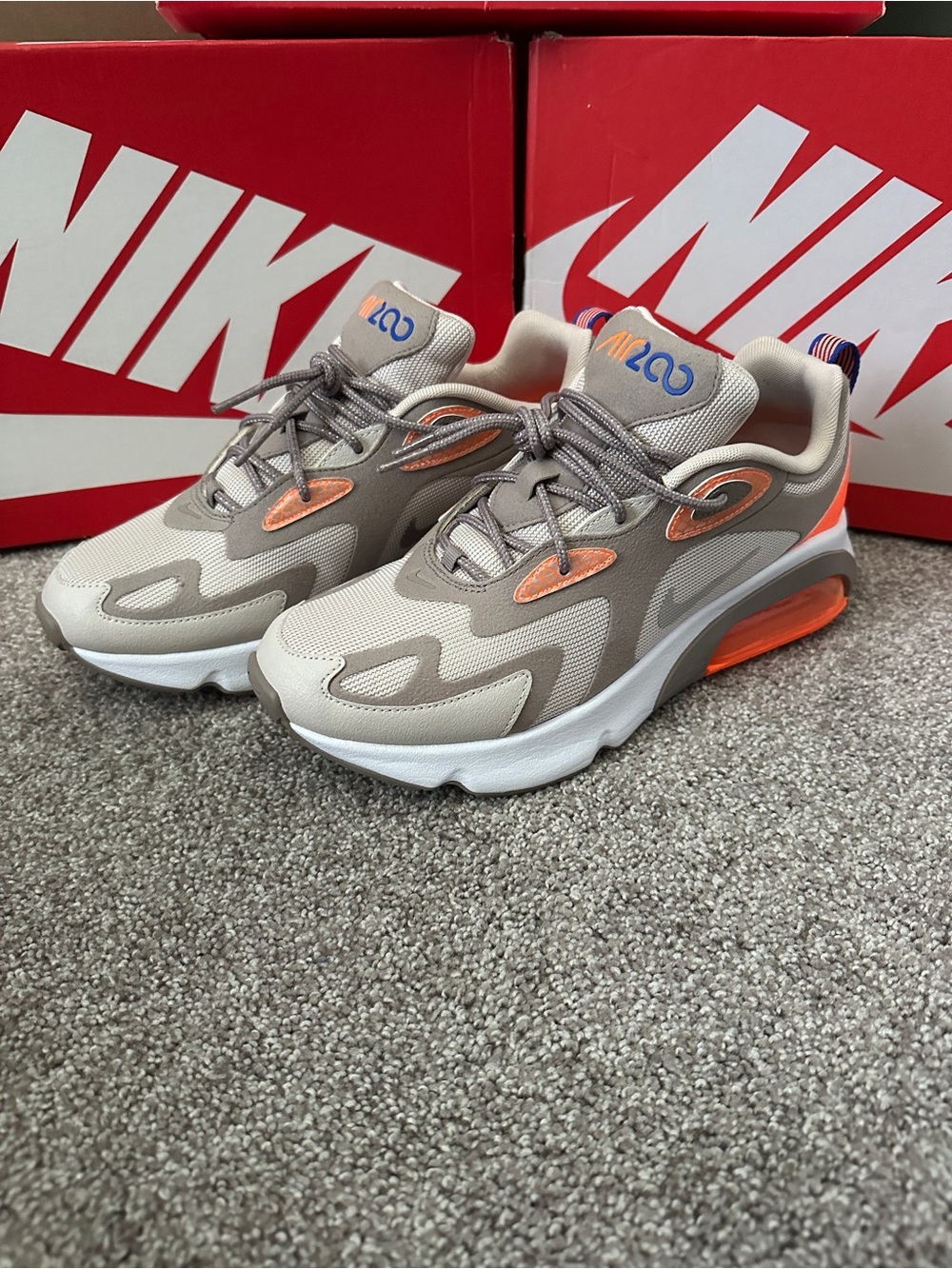 Nike Air Max 200 Winter Sepia Stone Total
Orange (2019) Size 9.5